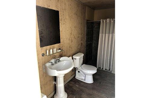 South Oklahoma City House | Oklahoma Glamping in this Wonderful Covered Wagon for Family Vacations near Oklahoma City