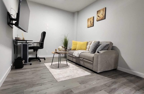 Okotoks House | Okotoks Oasis (Brand new Cosy 1 bedroom basement suite)
