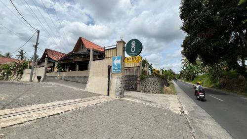 Banyuwangi House | OKU Guest House