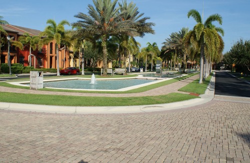 Ole Condo | Olé Lely, Corner 2 Bedroom, 2 Bath, Sleeps 6. Professionally Decorated.1st Floor