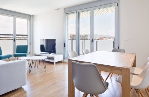 Sant Adria de Besos Apartment | Olala harbor forum 1. 3