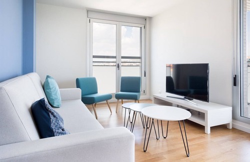 Sant Adria de Besos Apartment | Olala harbor forum 4. 3