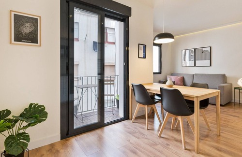L'Hospitalet de Llobregat Apartment | Olala Urban Chill Flat 5.2 I Balcony