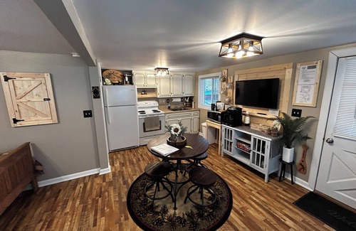 Byrdstown Apartment | Old #8 Cabin - Formally known as Key West