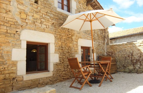 La Chevrerie Cottage | Old Atelier Gite: 4-Star Old Stone Cottage with Private Garden and Free Wi-Fi