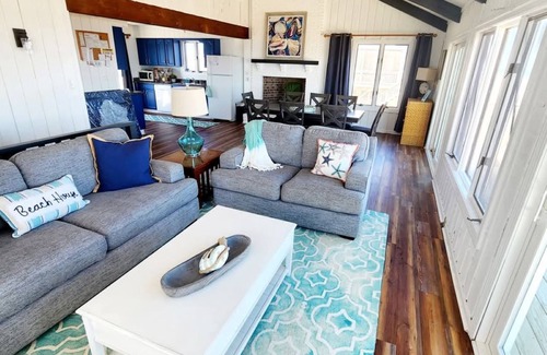 Duck Cottage | Old Bay Hideaway Oceanfront Cottage