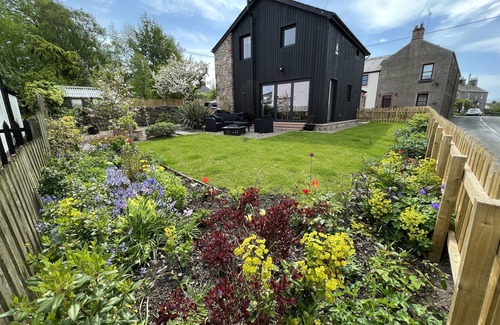 Sockbridge and Tirril House | Old Brewery BarnnStunning spacious barn, near Ullswater & Pooley Bridge