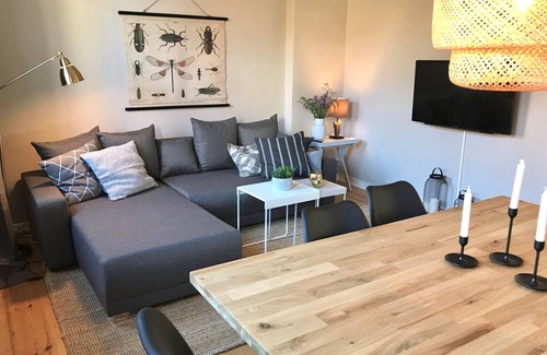 Altona-Nord Apartment | Old building apartment for up to 6 people "BARKASSE" in the Schanzenviertel - 2nd floor