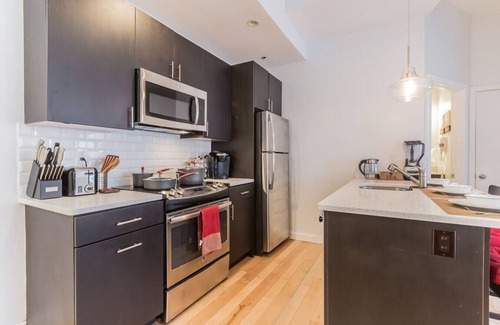 Old City Apartment | Old City Apartment with Full Kitchen