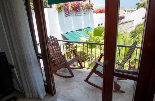 Centro Apartment | Old City Elegance with Magnificent Ocean Views and Sunsets from top roof.