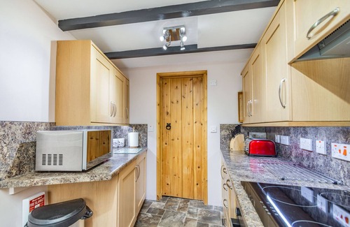 Bainbridge Cottage | OLD DAME SCHOOL, family friendly, with open fire in Bainbridge