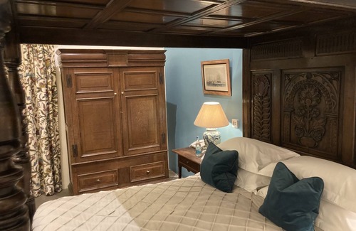 Downton on the Rock House | Old Downton Lodge