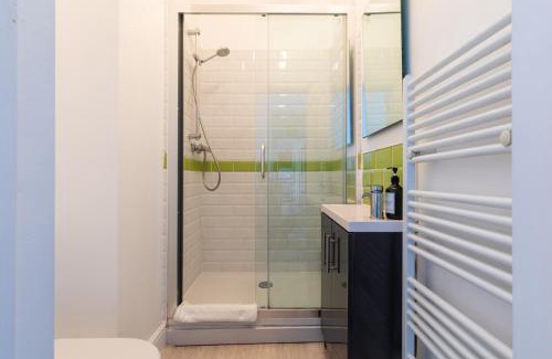 Bath Apartment | Old Farmhouse - Brand New Apartment - Free Parking - Central Bath