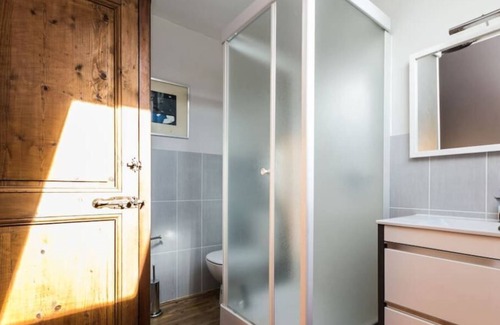 Le Gua House | Old farmhouse facing the Vercors