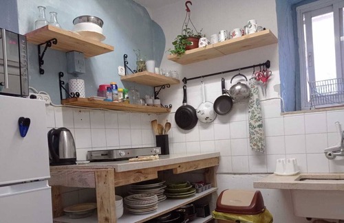 Baka Apartment | Old fashioned garden home