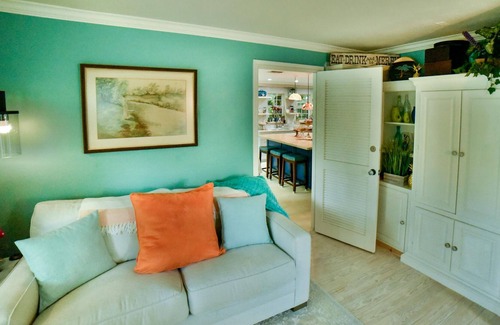 Summerplace Cottage | Old Florida Beach Cottage - 6 houses to the private beach