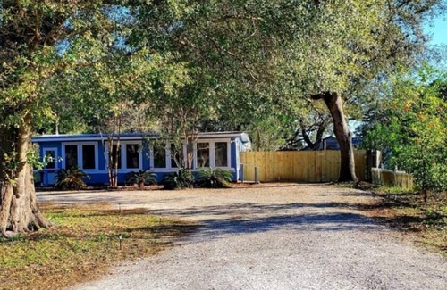 Magnolia Bluffs House | Old Florida Fisherman's Home