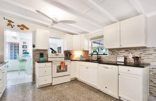 Jensen Beach House | Old Florida Key West Cottage w/river access
