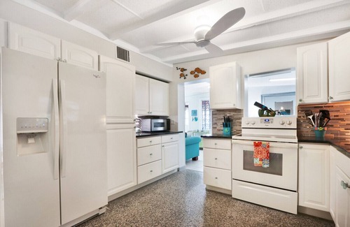 Jensen Beach House | Old Florida Key West Cottage w/river access