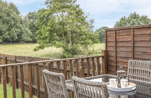 Church Stretton Cottage | OLD HALL BARN 1, pet friendly, with hot tub in Church Stretton