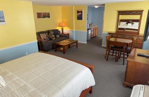 South Haven Hotel | Old Harbor Inn