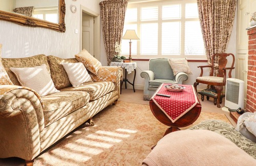 Churchtown Cottage | OLD HOLLOW COTTAGE, pet friendly, with open fire in Southport