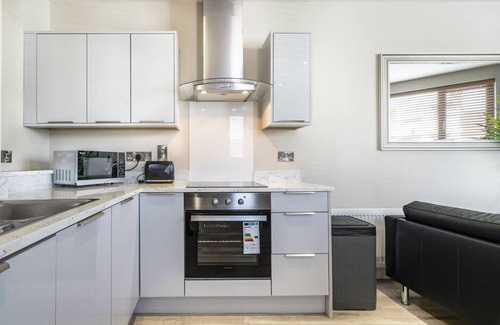 Belfast Apartment | Old Hollywood- 1 bd Ap (Gold Short Term Stays)