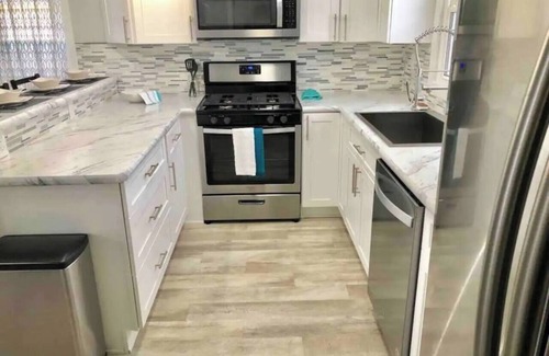 Huron House | Old Homestead Beach! 3 Bedroom Home