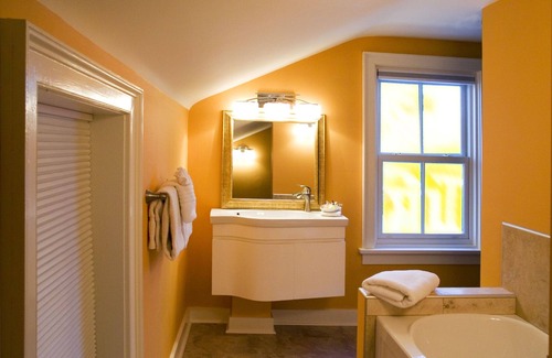 Old Town Historic District Bed & Breakfast | Old Ivy Walk