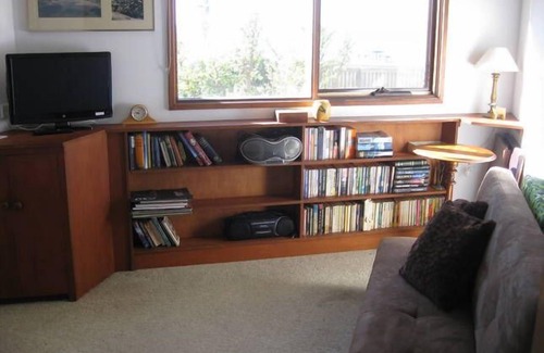 Point Lonsdale House | Old Lonnie family beach house with stunning ocean views
