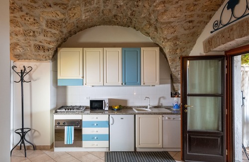 Salo Apartment | Old luxury villa with garden in front of the Garda lake