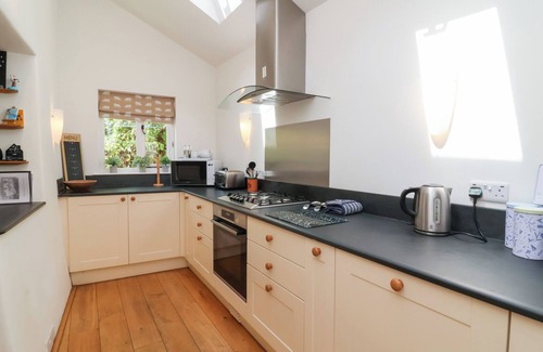 Lee Cottage | Old Maids Cottage