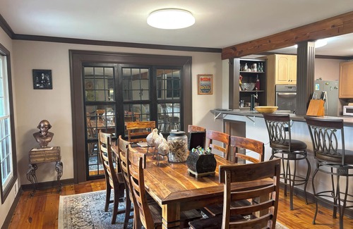 White Plains Other | Old Main has Horses! Trails! Fishing! Swimming!