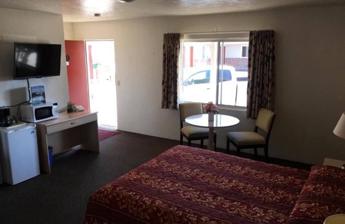 Marina Hotel | Old Marina Inn