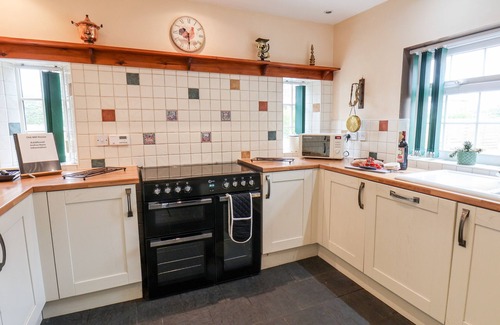 Buckton Cottage | OLD MILL HOUSE, pet friendly, character holiday cottage in Bempton