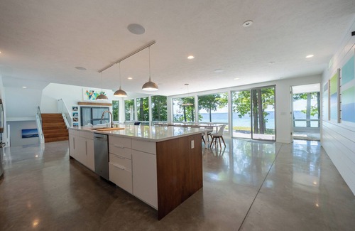 Traverse City House | Old Mission Peninsula Luxury on West Bay
