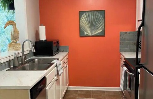 Old Village House | Old Mt Pleasant Oasis, 5 Min to Sullivans Island