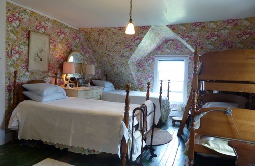 Brant Point House | Old Nantucket house near town & beaches offers water view, privacy and quiet,