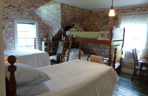 Brant Point House | Old Nantucket house near town & beaches offers water view, privacy and quiet,
