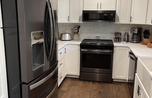 Mystic - New London Apartment | OLD Net Loft of Stonington “F” Mystic/Stonington