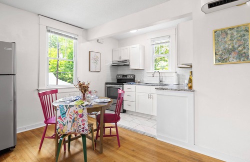 Durham House | Old North Durham 1BR Sleeps 4