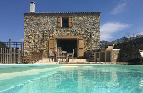 Cateri Cottage | Old oil mill of the nineteenth