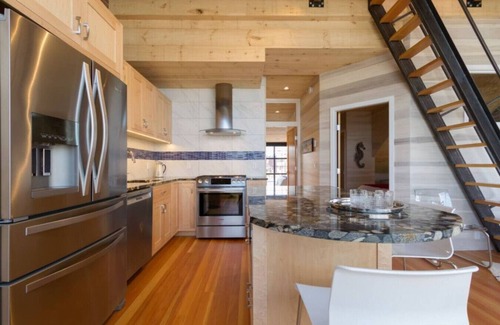 Old Port Apartment | Old Port Penthouse Suite - Amazing Harbor Views