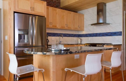 Old Port Apartment | Old Port Penthouse Suite - Amazing Harbor Views