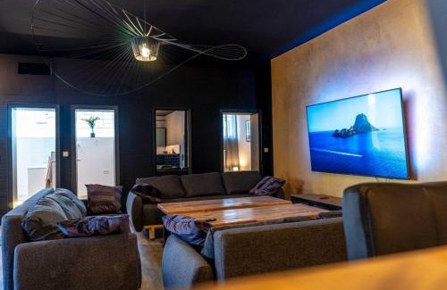 Rathaus Wattenscheid Apartment | Old Pub in New Design for up to 12 people
