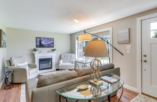 Old Saybrook Center House | Old Saybrook Home with Screened Porch and Ocean View!