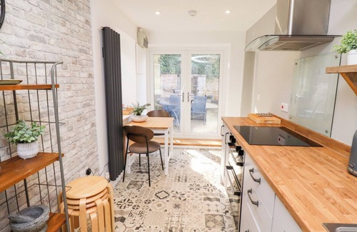 Alnmouth Cottage | OLD STABLE COTTAGE, pet friendly, country holiday cottage in Alnmouth