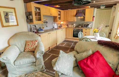 Loftus Cottage | OLD STABLES COTTAGE, pet friendly, with open fire in Loftus
