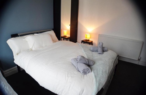 Liverpool House | Old Swan Guest House