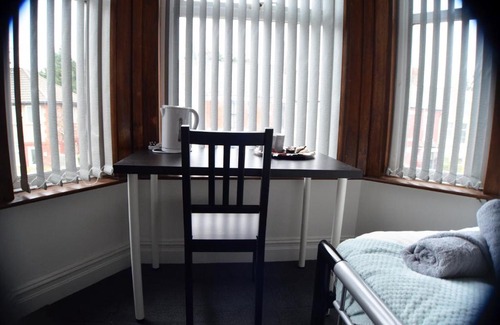 Liverpool House | Old Swan Guest House